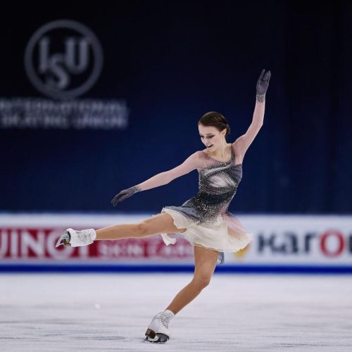 Anna Shcherbakova held off strong competition to turn her overnight lead into her first World Championship gold ©International Skating Union (ISU)