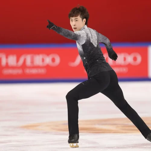 Performing to 'The House of Rising Sun', Jin scored 186.95 points to clinch the gold medal for the second year running © International Skating Union (ISU)
